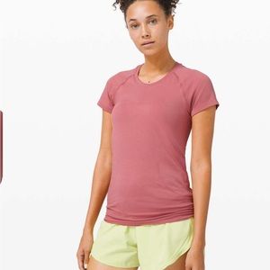 lululemon swiftly tech size 0 in the color Brier Rose